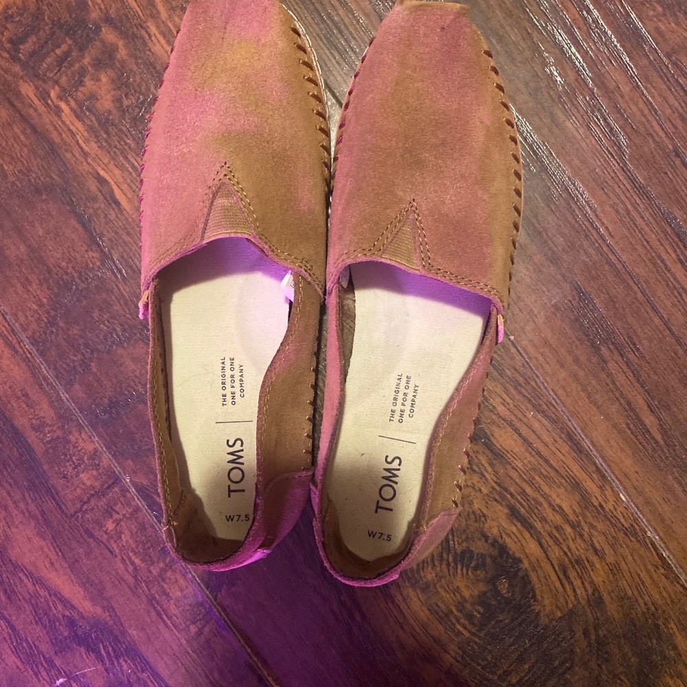 Womens toms